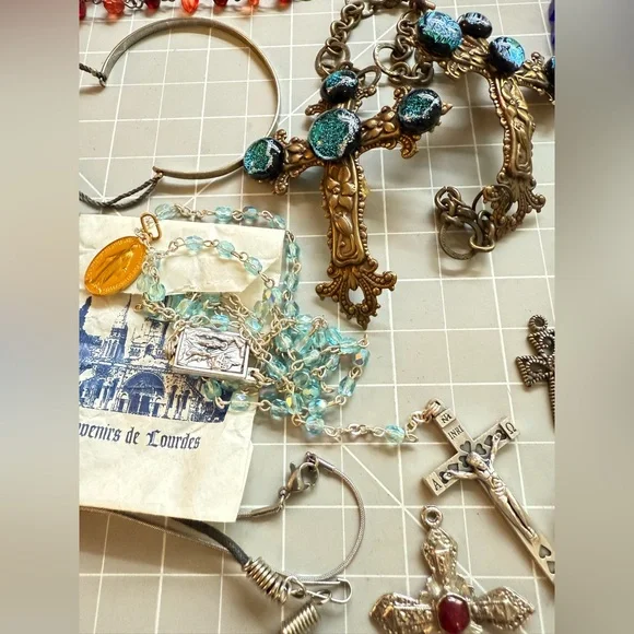 Vintage Christian Cross Jewelry Repurpose Lot - Picture 4 of 17